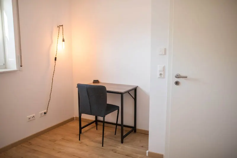 Schreibtisch im Arbeitszimmer