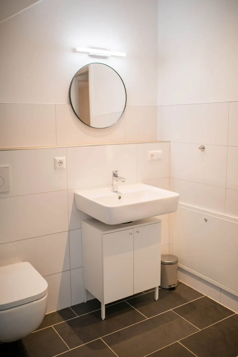 Waschbecken mit Unterschrank